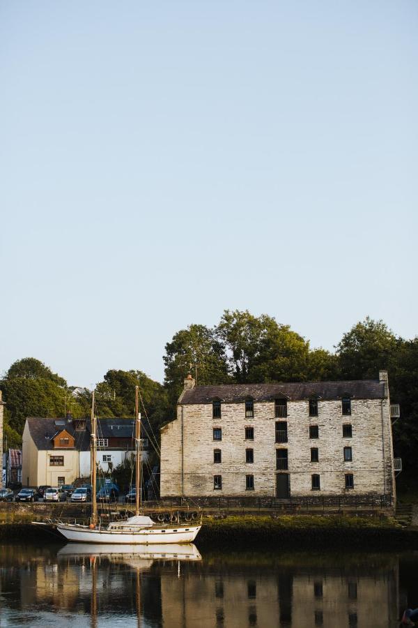 Hôtel The Granary Lofts à Cardigan Extérieur photo